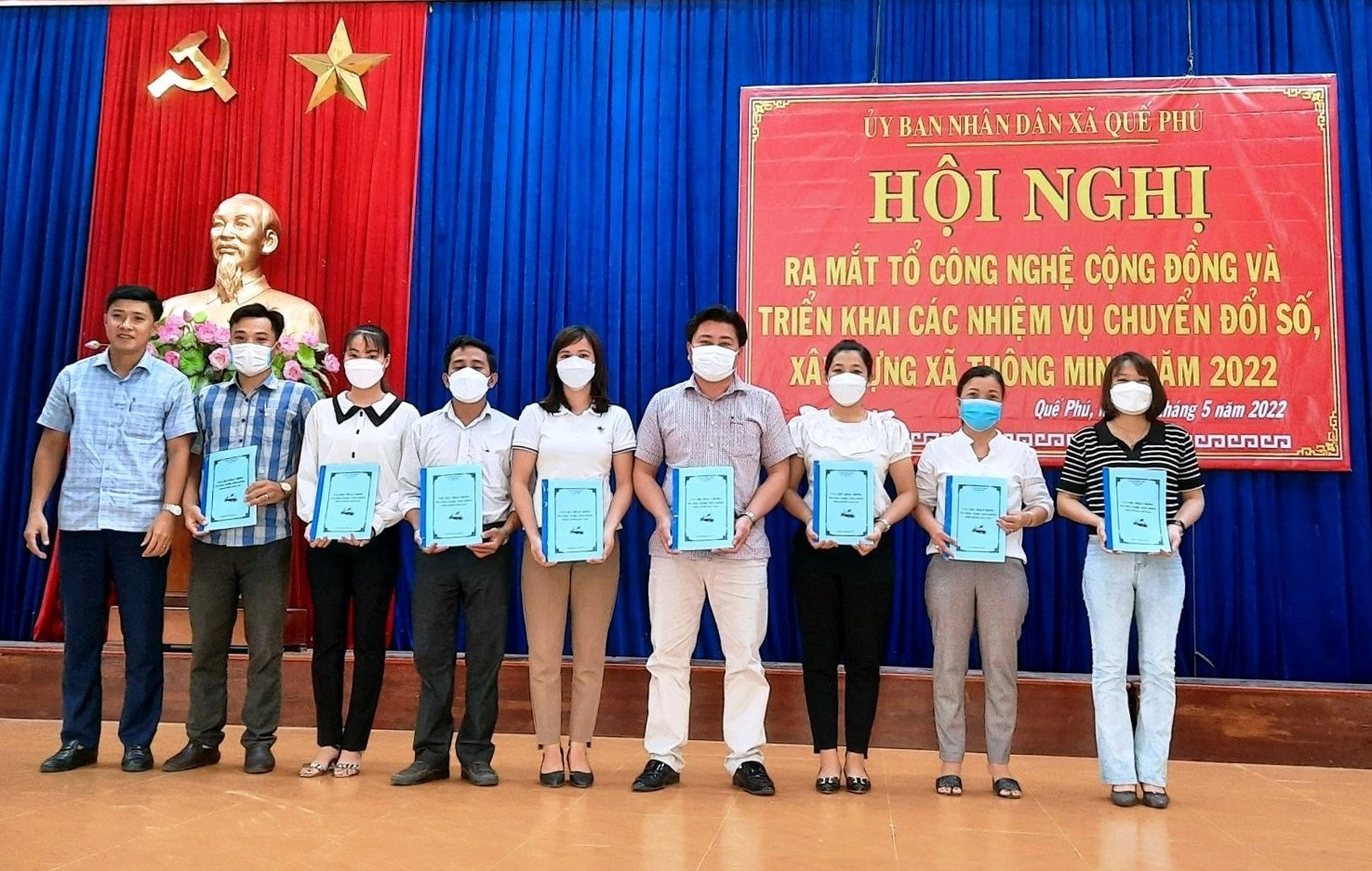 Ra mắt Tổ công nghệ cộng đồng xã Quế Phú, Quế Sơn. Ảnh: NAM PHƯƠNG