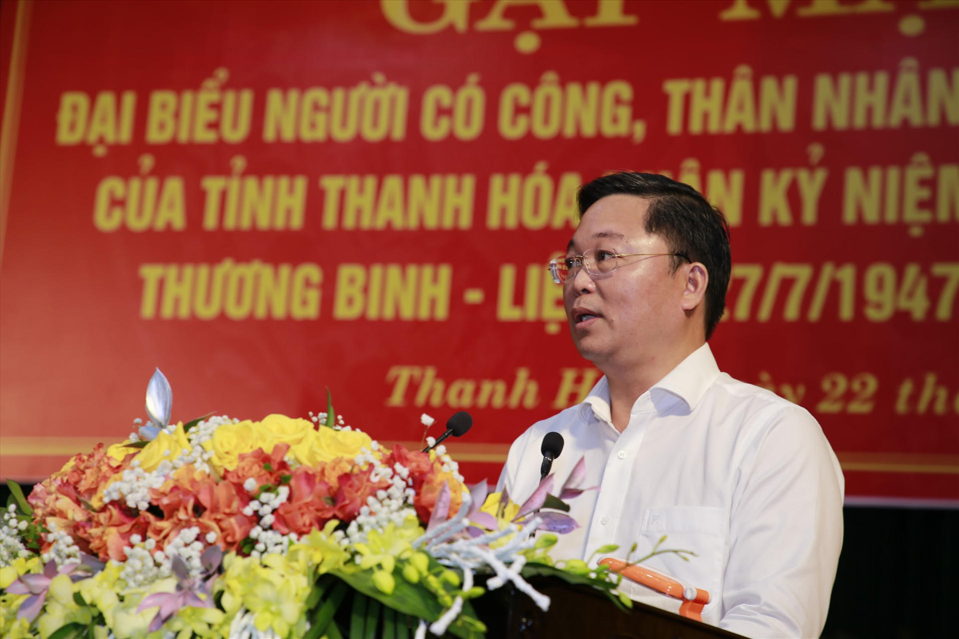Chủ tịch UBND tỉnh Lê Trí Thanh phát biểu tại buổi gặp mặt. Ảnh: T.C