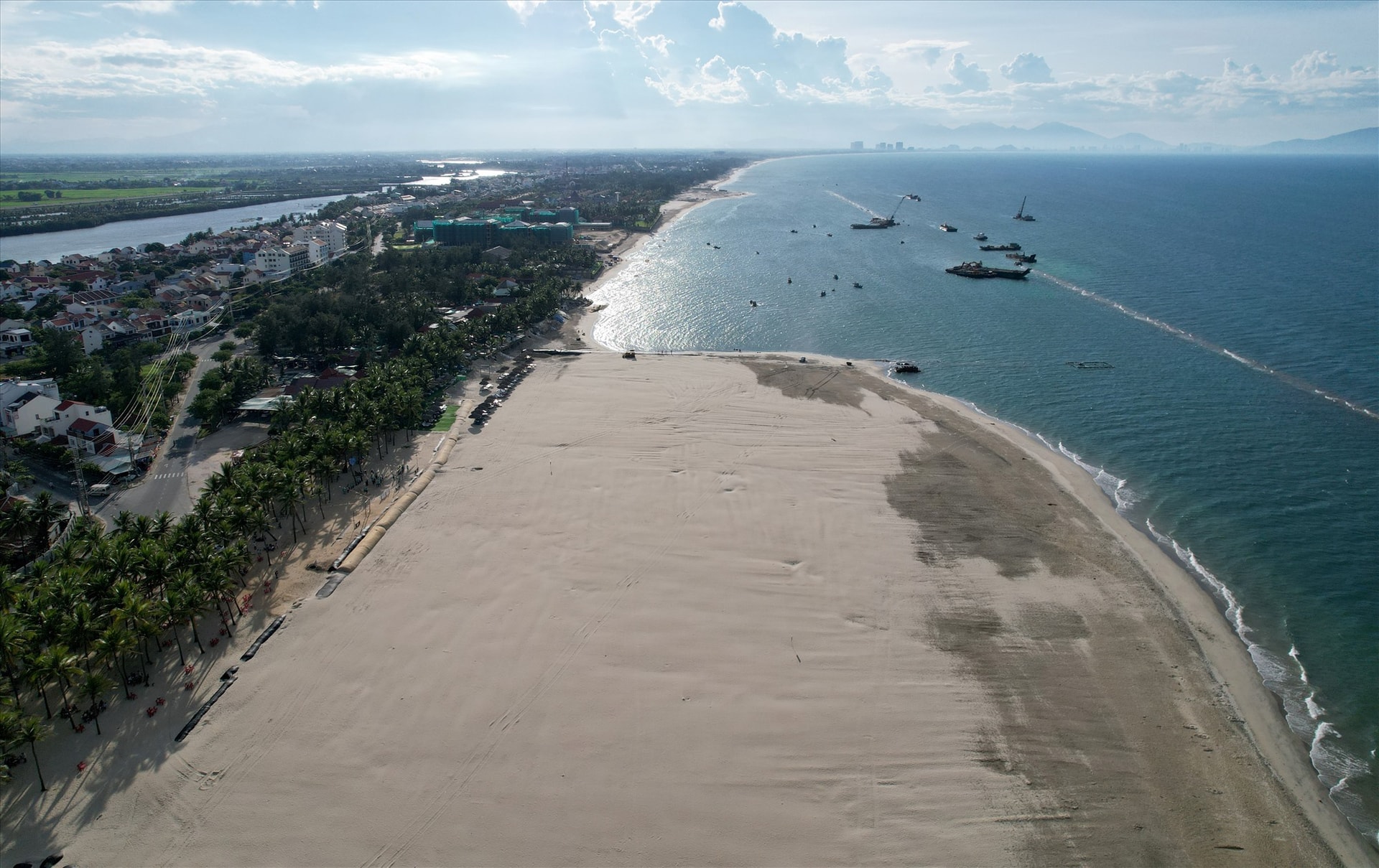 Cua Dai coast