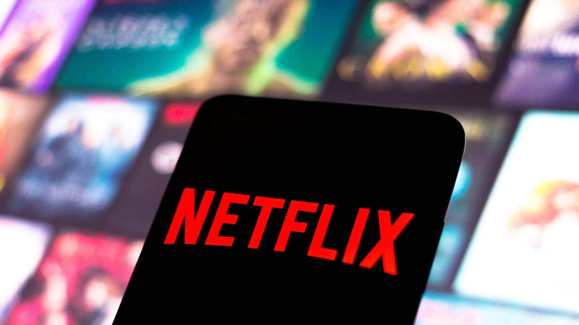 Tăng trưởng của Netflix đã chậm lại một chút, vì vậy đã đến lúc công ty phải thực hiện các bước tiếp theo để đảm bảo giành chiến thắng trong cuộc chiến phát trực tuyến. Ảnh: CNBC