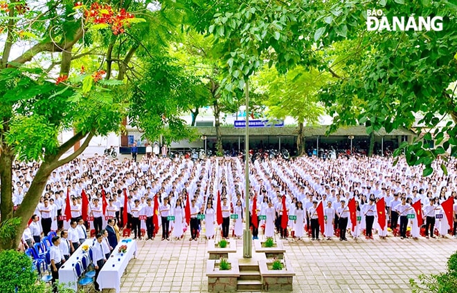 Quang cảnh chào cờ tại Trường THPT Hòa Vang. (Ảnh do nhà trường cung cấp)