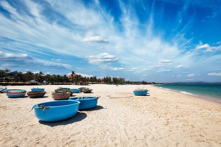 Once a sleepy coastal fishing town, Mui Né has developed into a beautiful beach resort town and a prime destination for windsurfing, sailing, and kitesurfing.