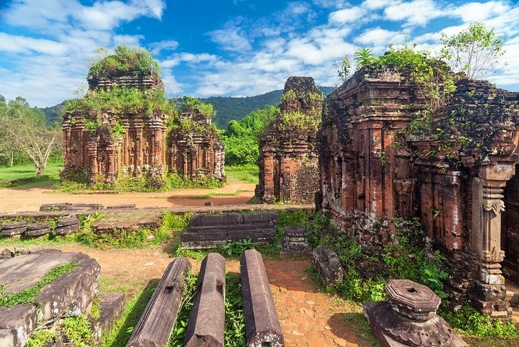 Surrounded by lush jungle-covered mountains, My Son is a ruined Cham era temple city that dates from the 4th century. This old Hindu religious center was still very much in use during the 7th to 10th centuries and only fell into complete decline and abandonment during the 13th century.