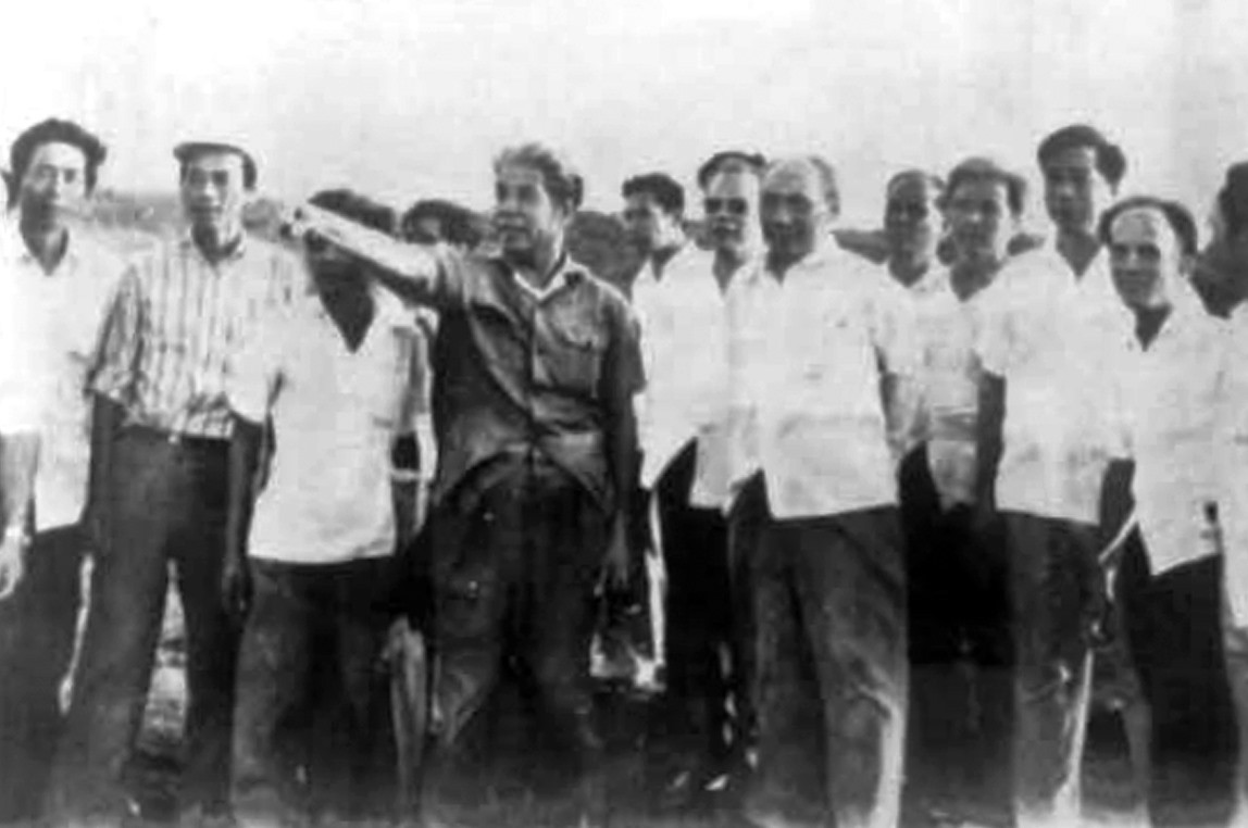 Đồng chí Võ Chí Công thăm Hợp tác xã Nông nghiệp Đại Phước (huyện Đại Lộc) năm 1983. Ảnh tư liệu