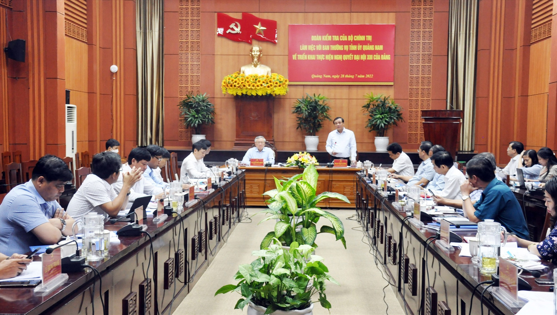 Đoàn Kiểm tra của Bộ Chính trị làm việc với Ban Thường vụ Tỉnh ủy Quảng Nam về thực hiện Nghị quyết Đại hội XIII của Đảng. Ảnh: N.Đ