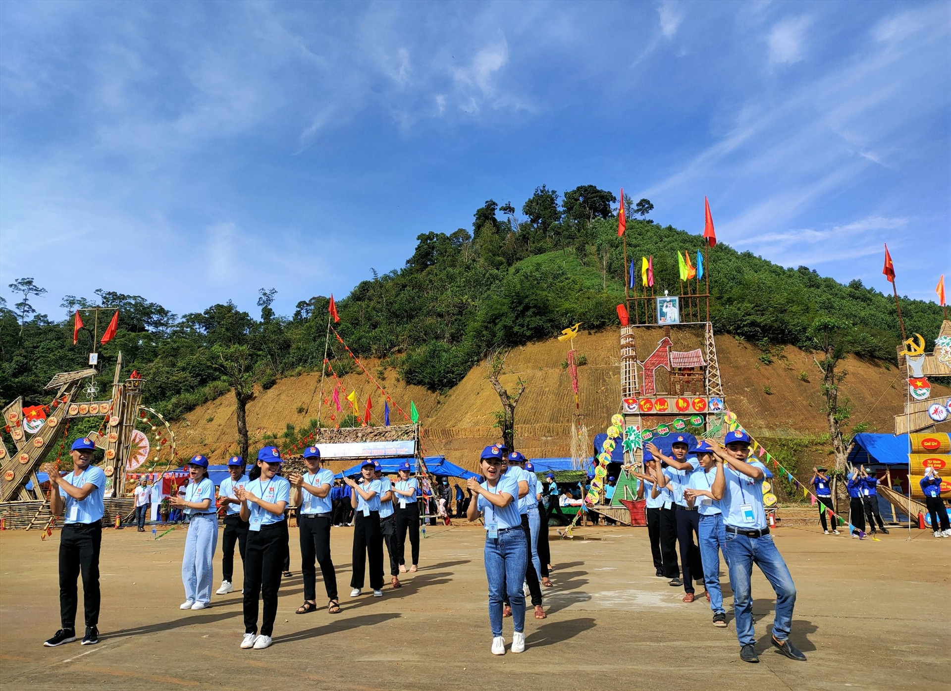 Hội trại “Khát vọng tuổi trẻ” Nam Trà My diễn ra với nhiều hoạt động sôi nổi, hưởng ứng Lễ hội sâm Ngọc Linh lần thứ 4 - năm 2022. Ảnh: P.V