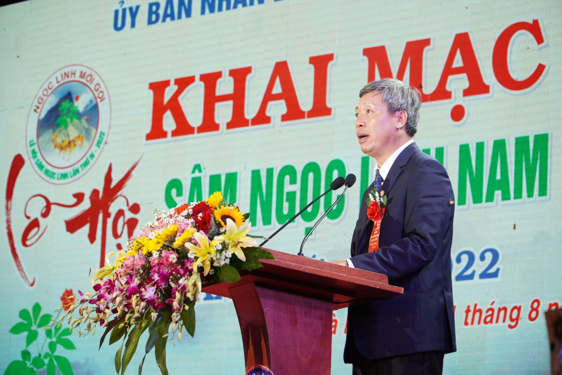 Phó Chủ tịch UBND tỉnh Hồ Quang Bửu phát biểu tại lễ hội.