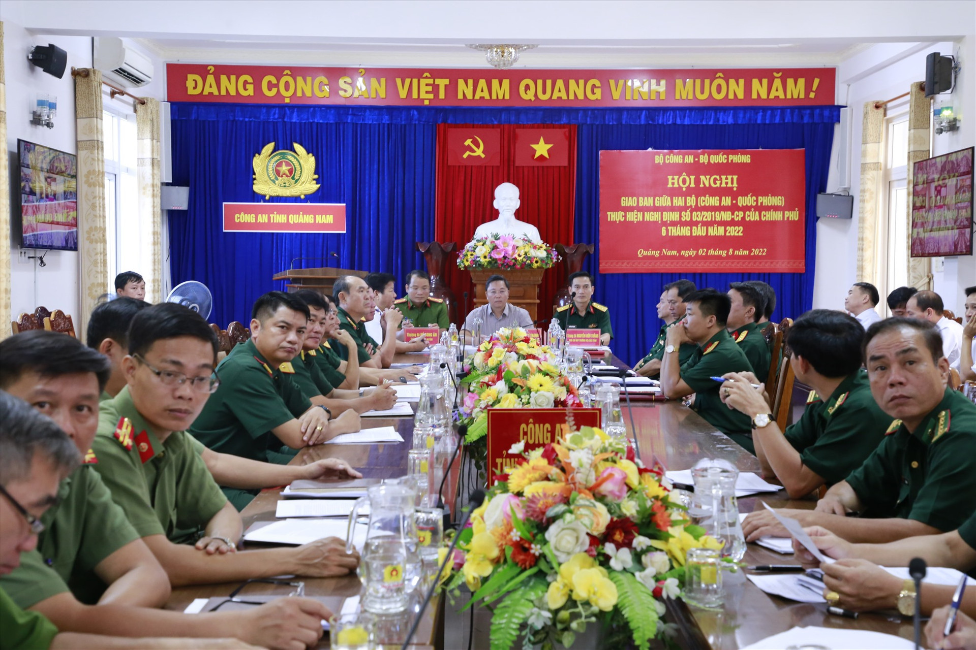 Đồng chí Lê Trí Thanh chủ trì hội nghị cùng lãnh đạo Công an tỉnh, BCH Quân sự tỉnh, BCH BĐBP tỉnh.