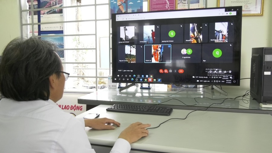 PC Quảng Nam tăng cường giám sát hiện trường online đối với công tác trên lưới điện hạ áp.