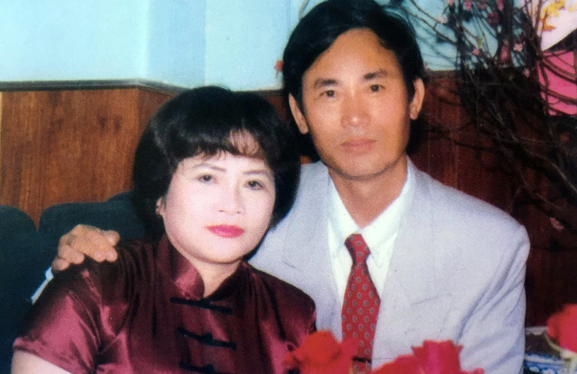 Cô Đoàn Võ Thị Kim Ánh nên vợ chồng với Trung tướng Nguyễn Thành Đức từ sự xe duyên của ba nuôi Võ Chí Công. Ảnh chụp năm 1999
