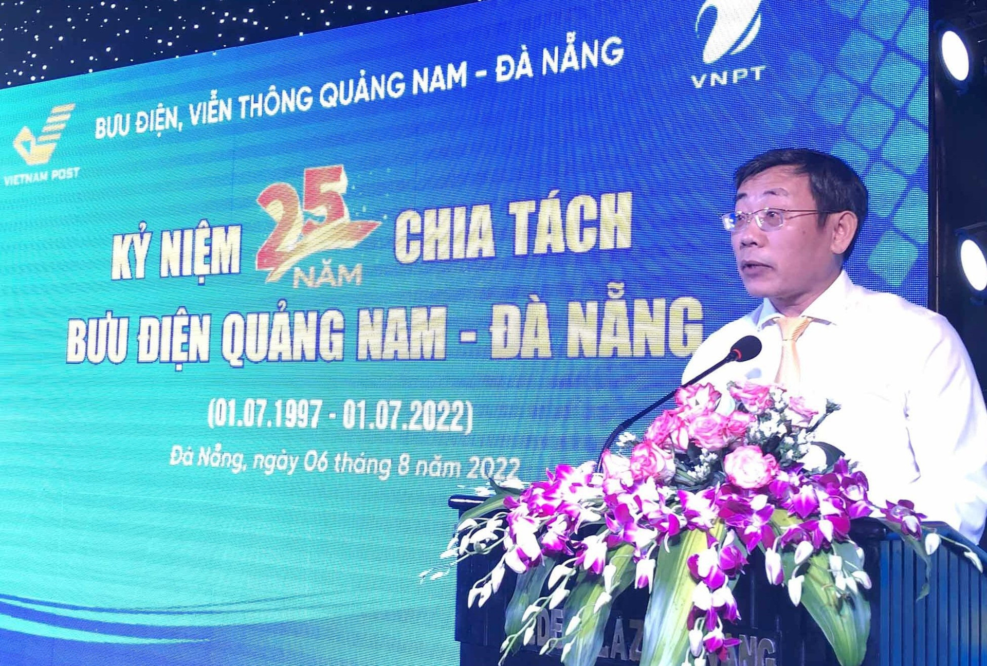 Ông Trần Việt Hùng - giám đốc Bưu điện tỉnh Quảng Nam phát biểu tại lễ kỷ niệm. Ảnh: B.Đ