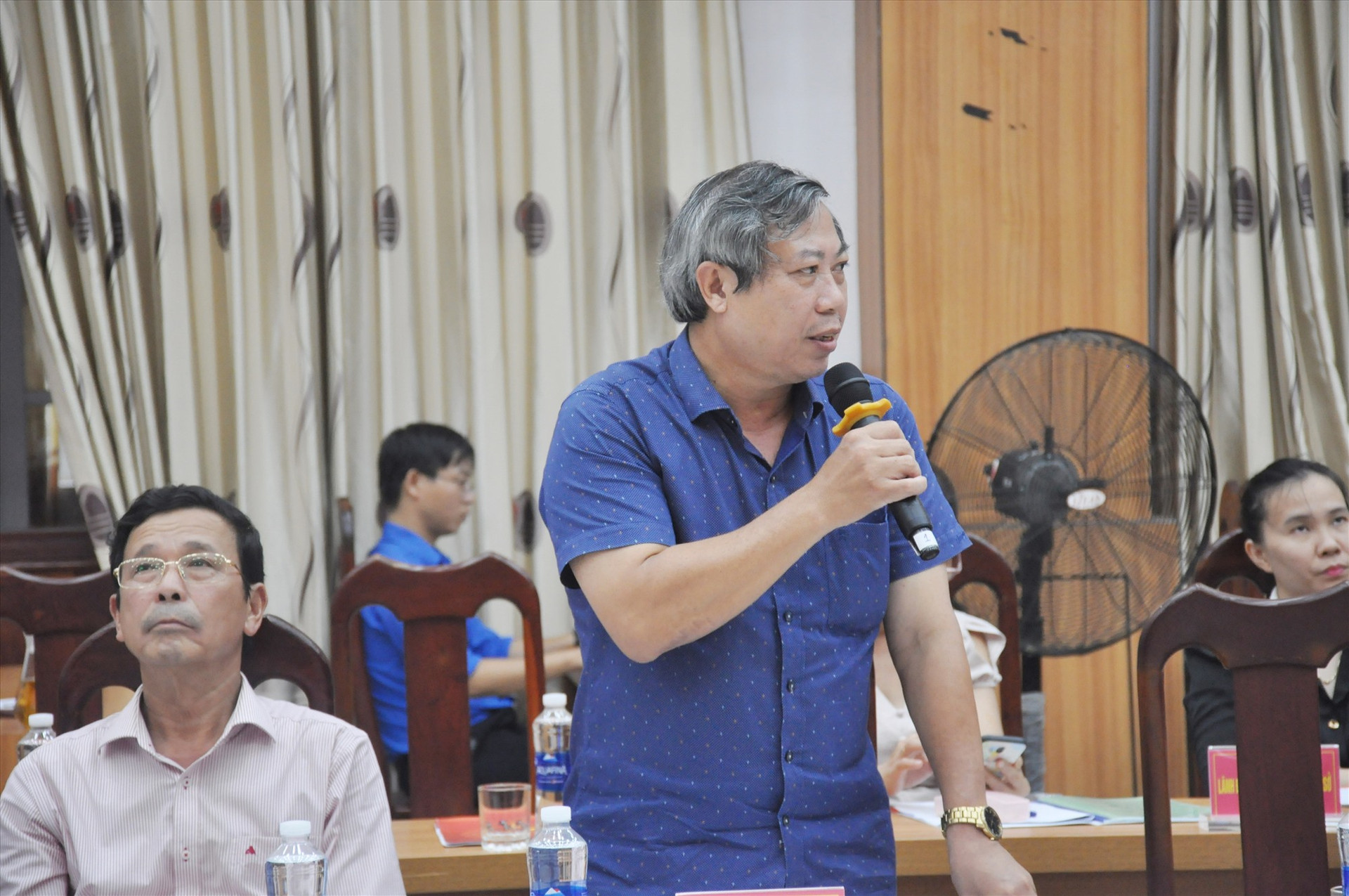 Đại diện lãnh đạo Sở Tài chính giải đáp về những vấn đề được Ban Thường vụ Huyện ủy Nông Sơn kiến nghị liên quan đến lĩnh vực ngành phụ trách. Ảnh: N.Đ