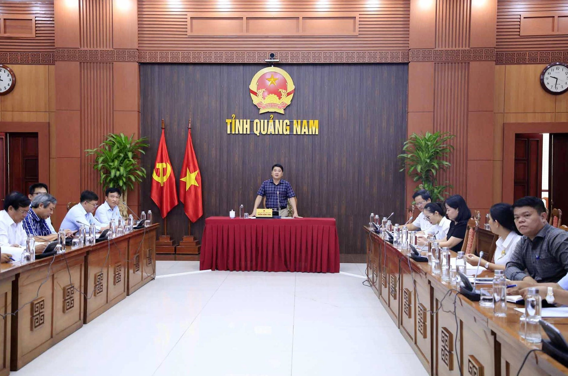 Đồng chí Trần Văn Tân phát biểu chủ trì hội nghị. Ảnh: T.C