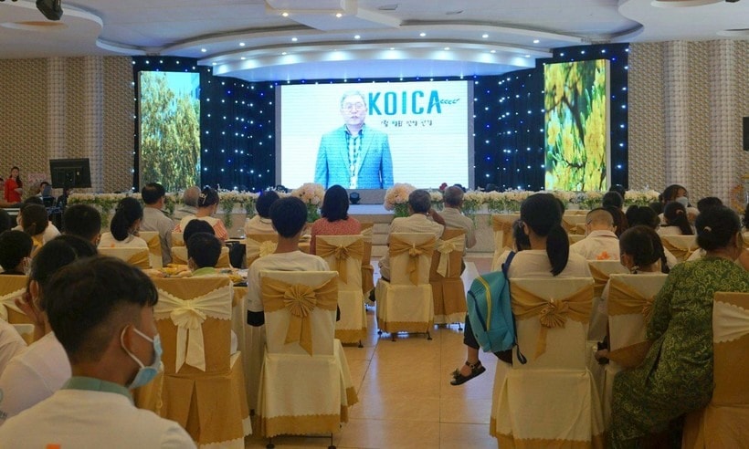 Cho Han-Deog- Country Director of KOICA in Vietnam giving a speech at the event