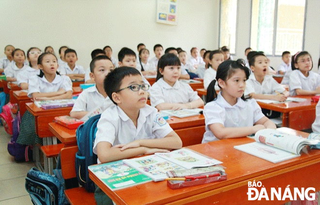 Các trường đang tập trung rà soát để chuẩn bị cho năm học mới 2022-2023. TRONG ẢNH: Học sinh Trường Tiểu học Núi Thành (quận Hải Châu) trong một giờ học. Ảnh: NGỌC HÀ