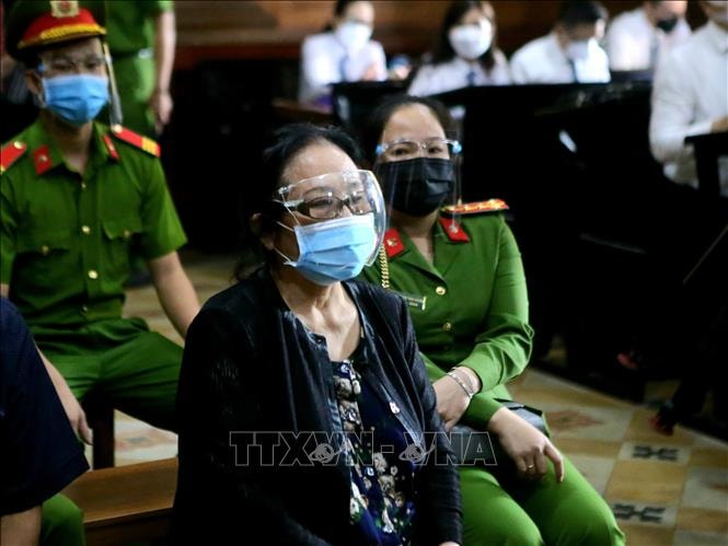 Bị cáo Dương Thị Bạch Diệp (Giám đốc Công ty Trách nhiệm hữu hạn Bất động sản Diệp Bạch Dương). Ảnh: Thành Chung/TTXVN