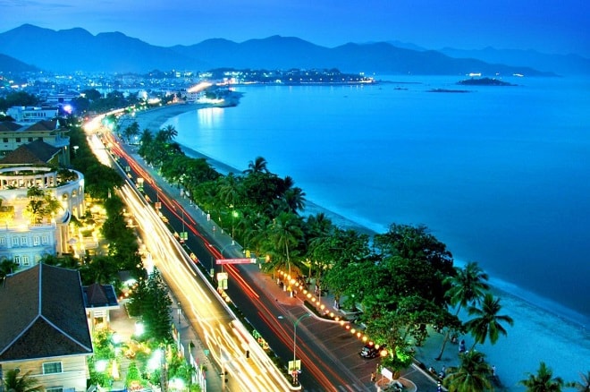 Sở hữu tầm nhìn ôm trọn bờ biển trải dài là lợi thế chinh phục du khách hạng sang của các cơ sở lưu trú.