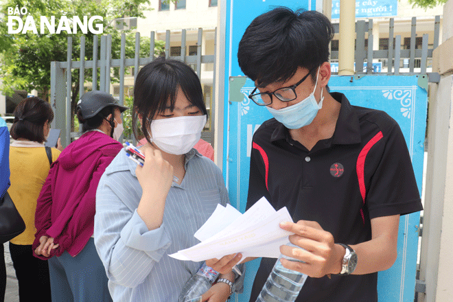 Học sinh tại kỳ thi tốt nghiệp THPT 2022. Ảnh: NGỌC HÀ