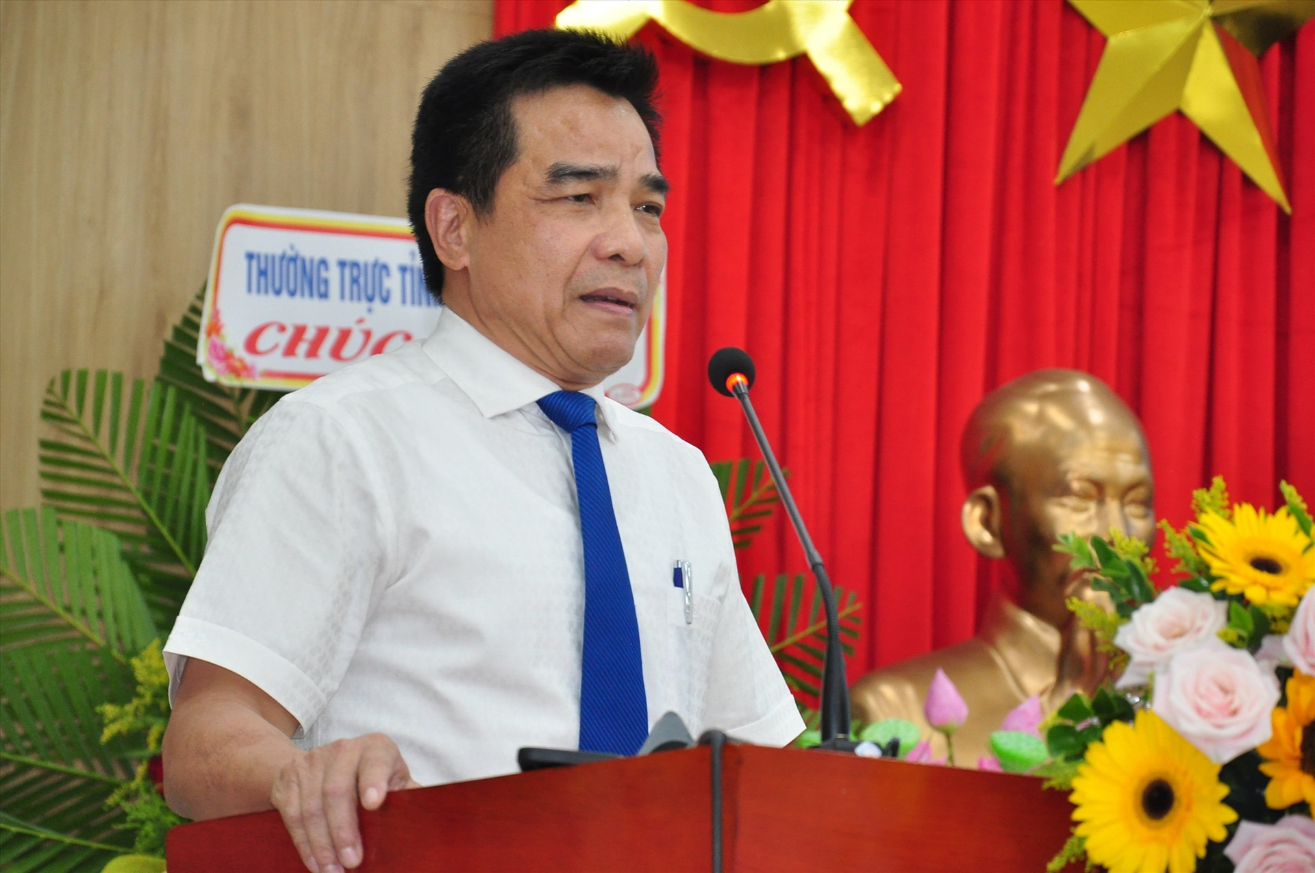 Phó Bí thư Thường trực Tỉnh ủy Lê Văn Dũng phát biểu tại buổi lễ kỷ niệm sáng nay