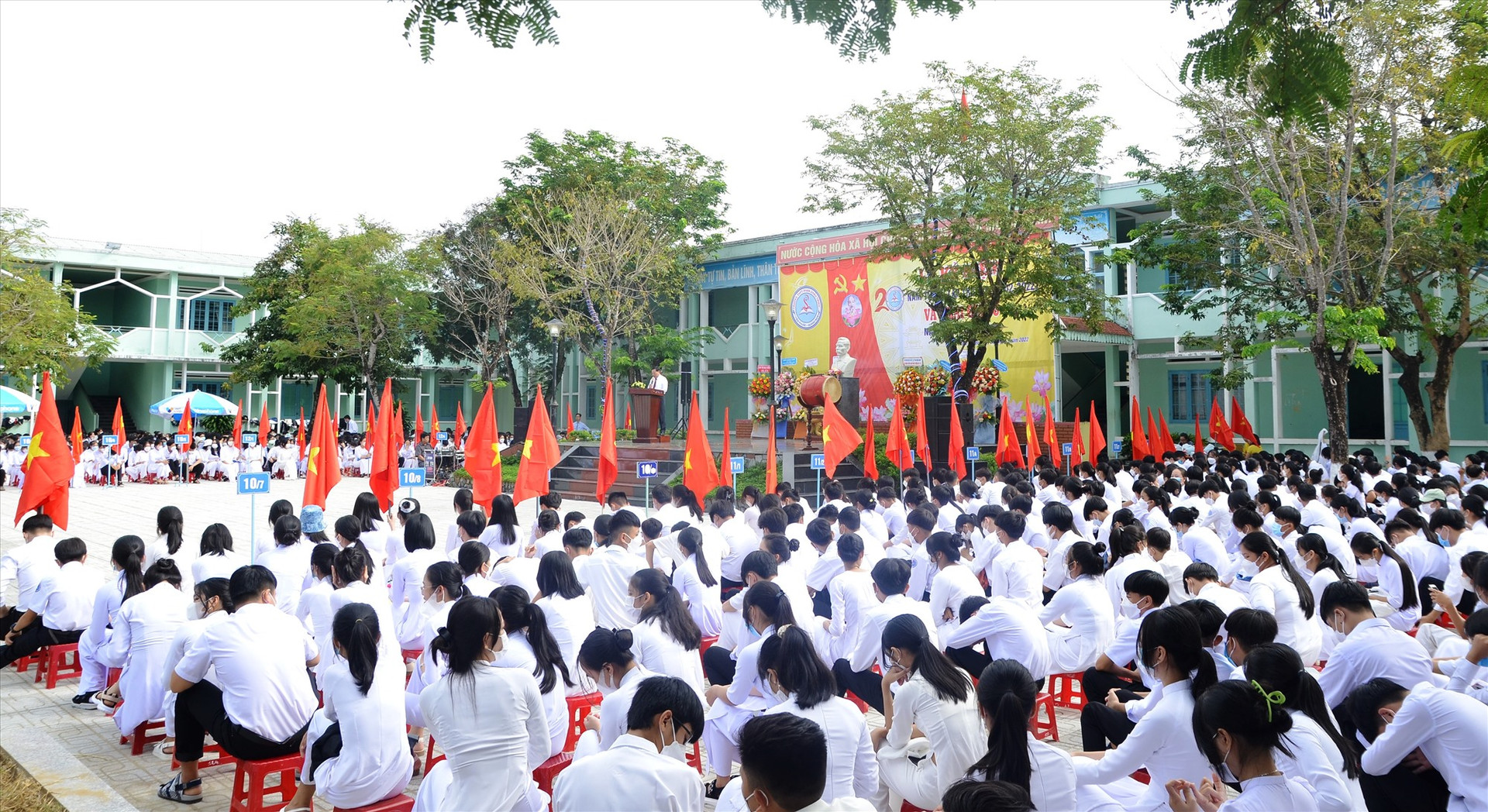 Trường THPT Phan Châu Trinh (Tiên Phước) kỷ niệm 20 năm thành lập và khai giảng năm học mới 2022 - 2023