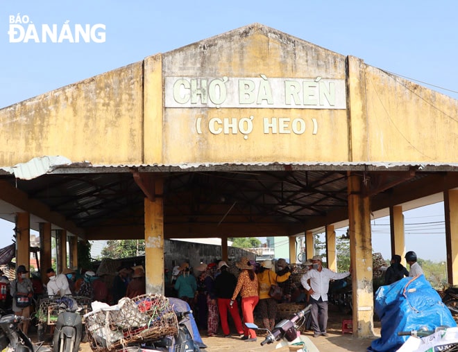 Địa danh “Bà Rén” còn lưu lại ở một chợ heo nổi tiếng nay thuộc thôn Bà Rén, xã Quế Xuân 1, huyện Quế Sơn, tỉnh Quảng Nam. Ảnh: V.T.L