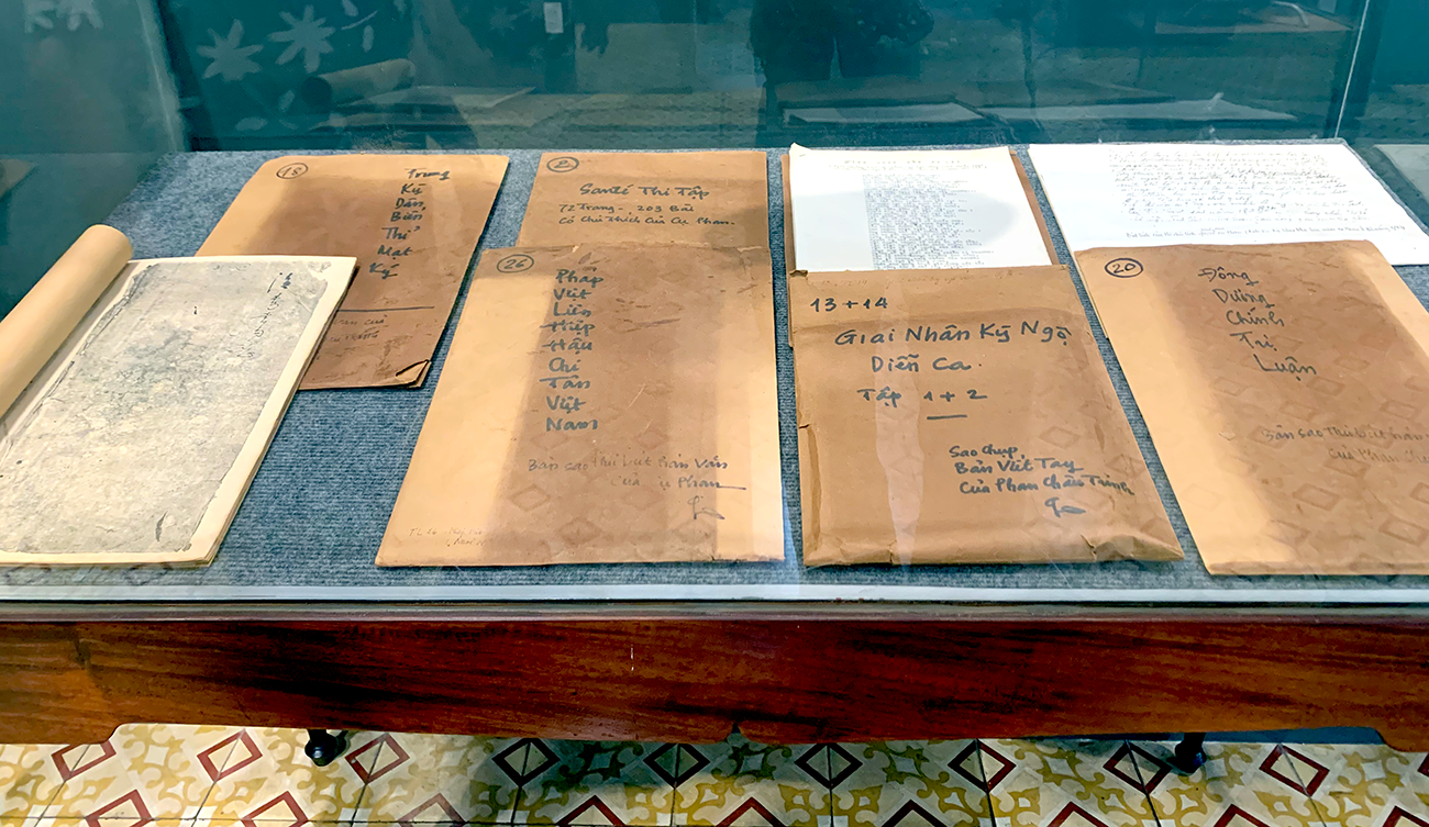: Bản sao một số tác phẩm của cụ Phan Châu Trinh được trưng bày tại Nhà lưu niệm ở TP.Hồ Chí Minh. Ảnh: HOÀNG LAN