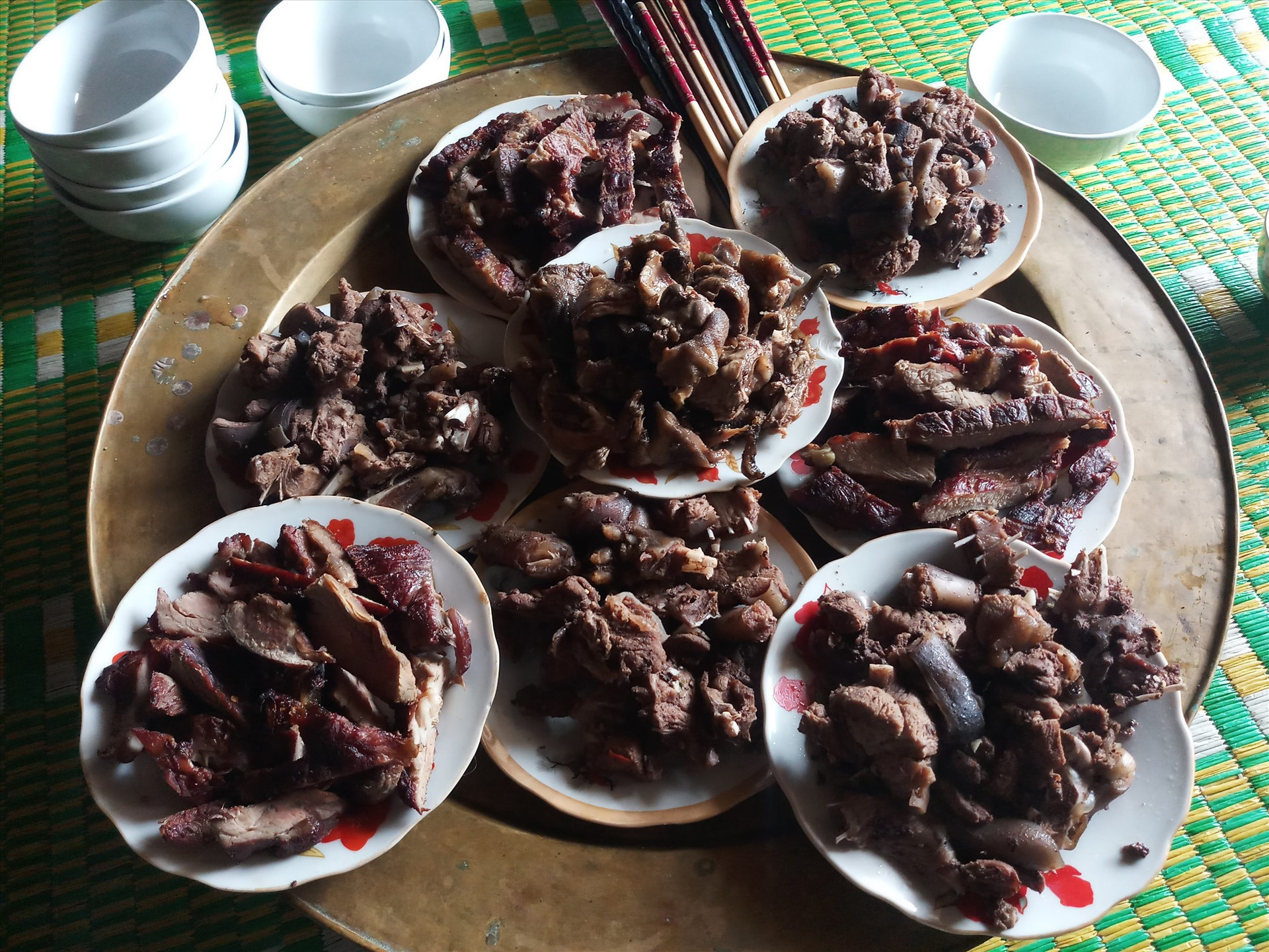 Cùng với các ẩm thực khác, thịt chuột núi được xem là món ăn truyền thống, thường được tiếp đãi khách quý trong lễ hội vùng cao. Ảnh: A.N