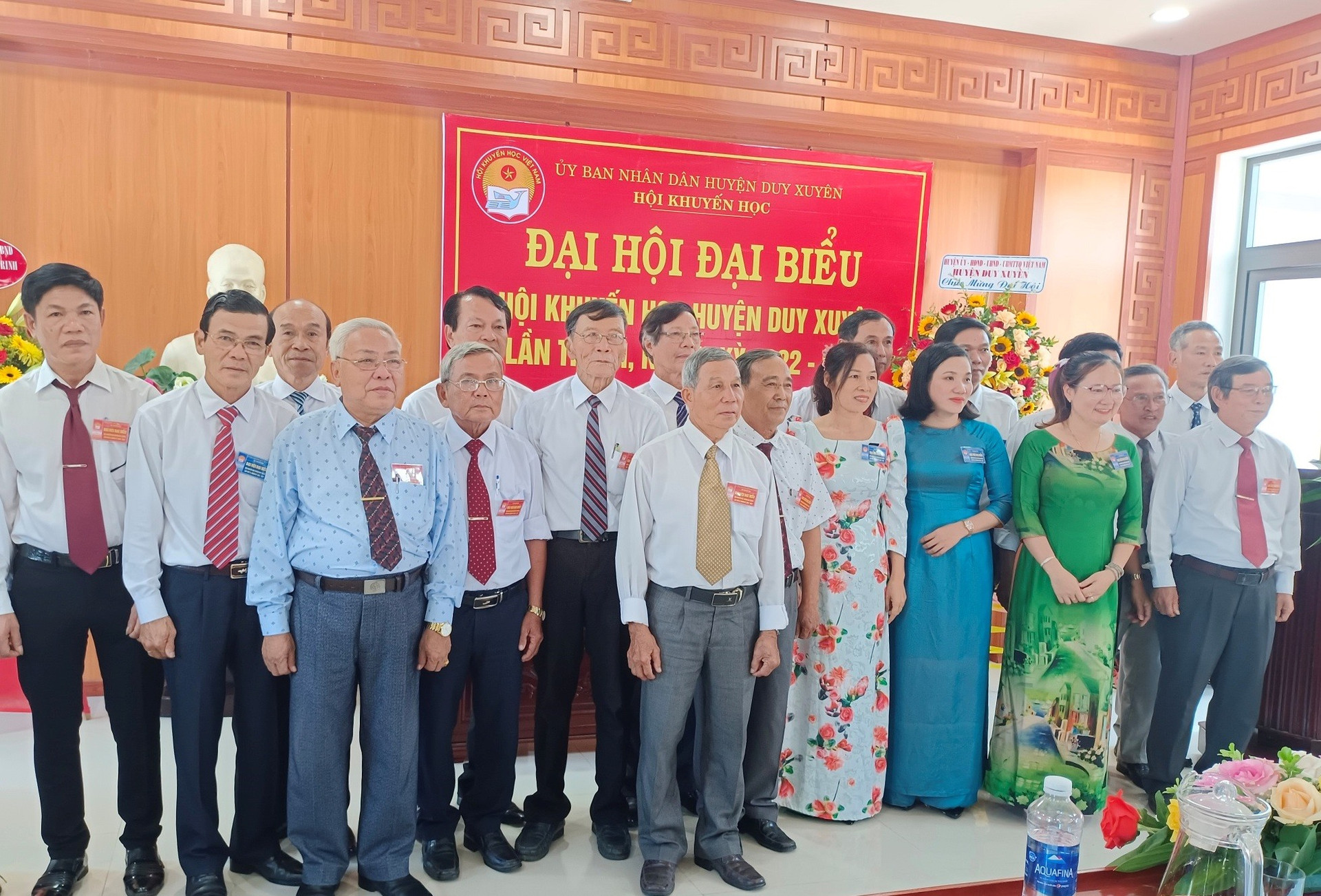 Ban chấp hành Hội khuyến học huyện Duy Xuyên khóa VI ra mắt tại đại hội.