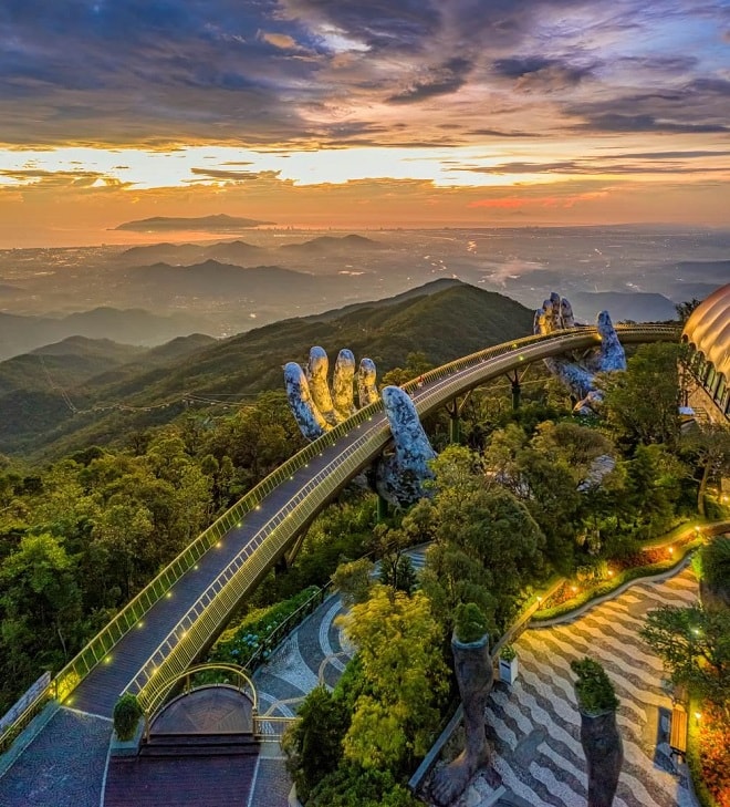 Cầu Vàng tại Sun World Ba Na Hills.