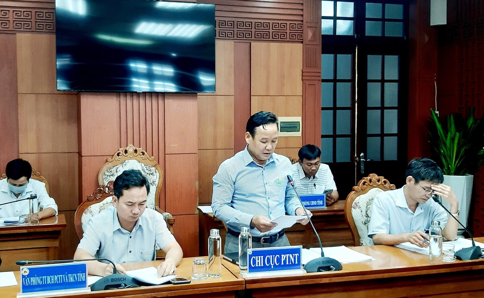 Lãnh đạo Chi cục Phát triển nông thôn Quảng Nam báo cáo tại cuộc họp. Ảnh: N.S