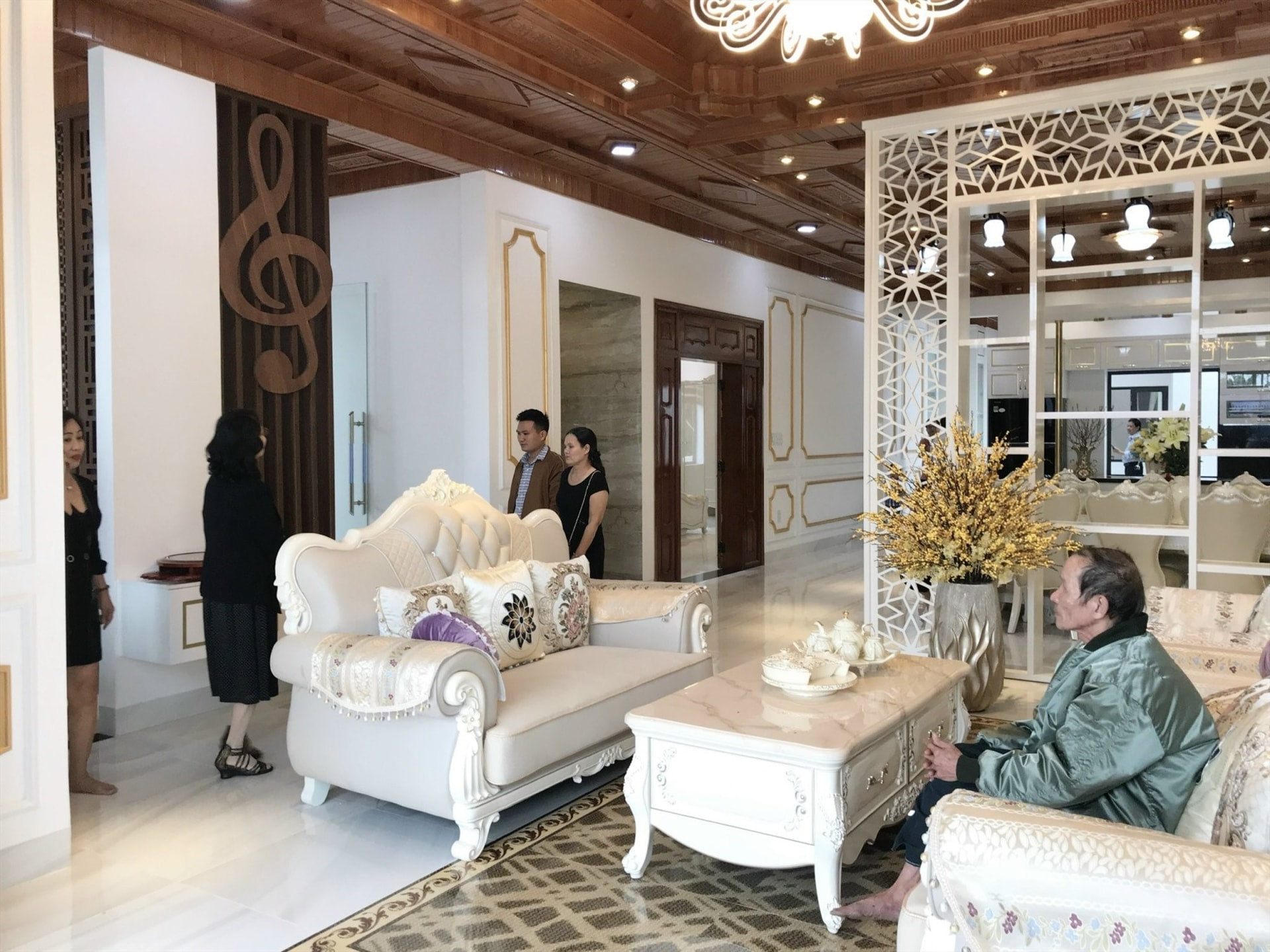 Không gian sang trọng do KS Villa thiết kế và thi công .