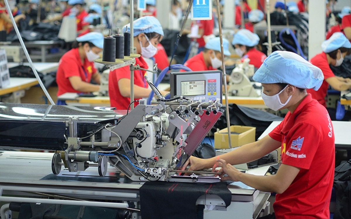 Vietnam’s economic recovery continues despite heightened economic uncertainties (Photo: moit.gov.vn)