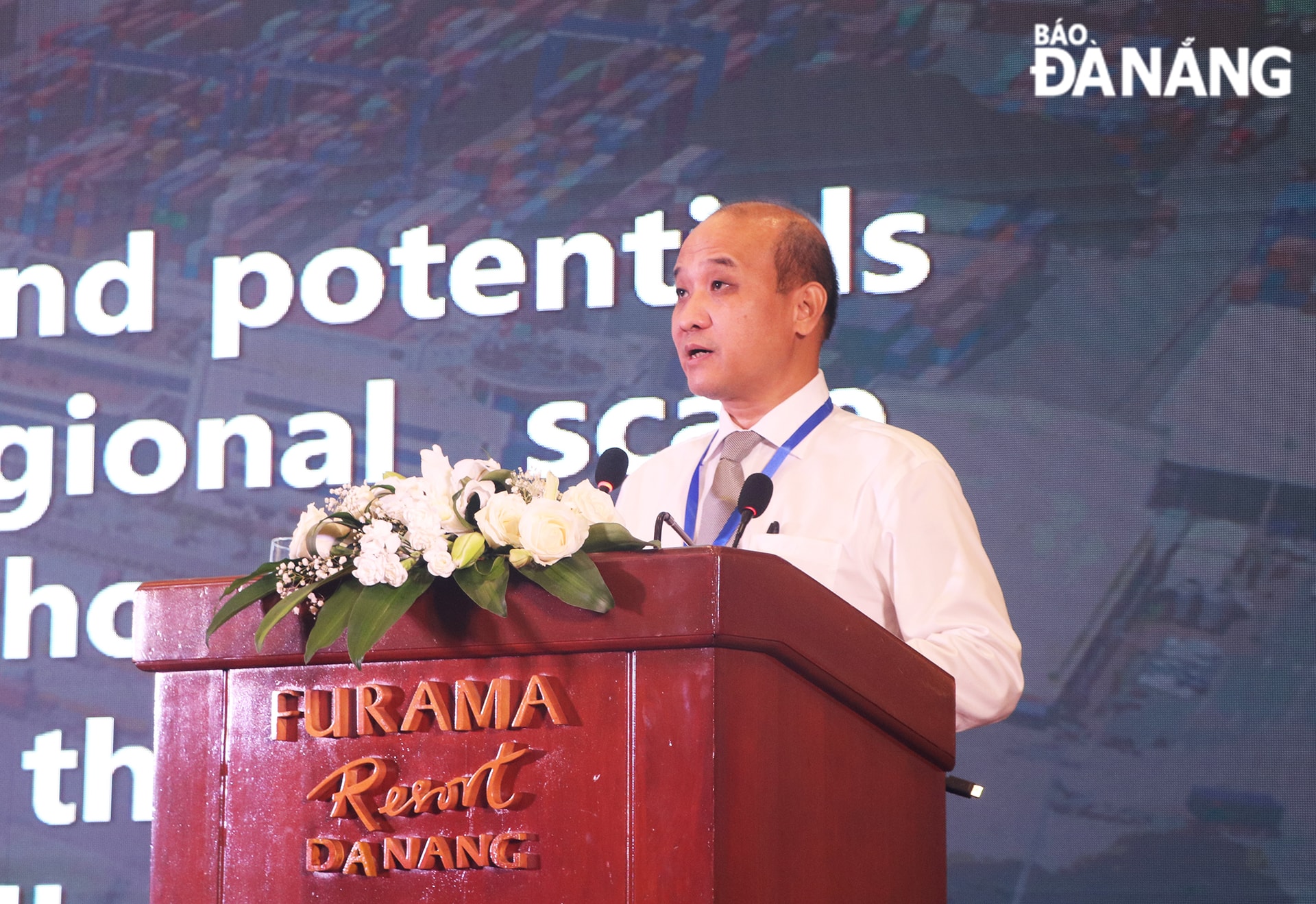 Phó Chủ tịch UBND thành phố Lê Quang Nam phát biểu tại Hội nghị thường niên 2022 Hiệp hội Cảng biển Việt Nam trong sáng 22-9. Ảnh: VĂN HOÀNG