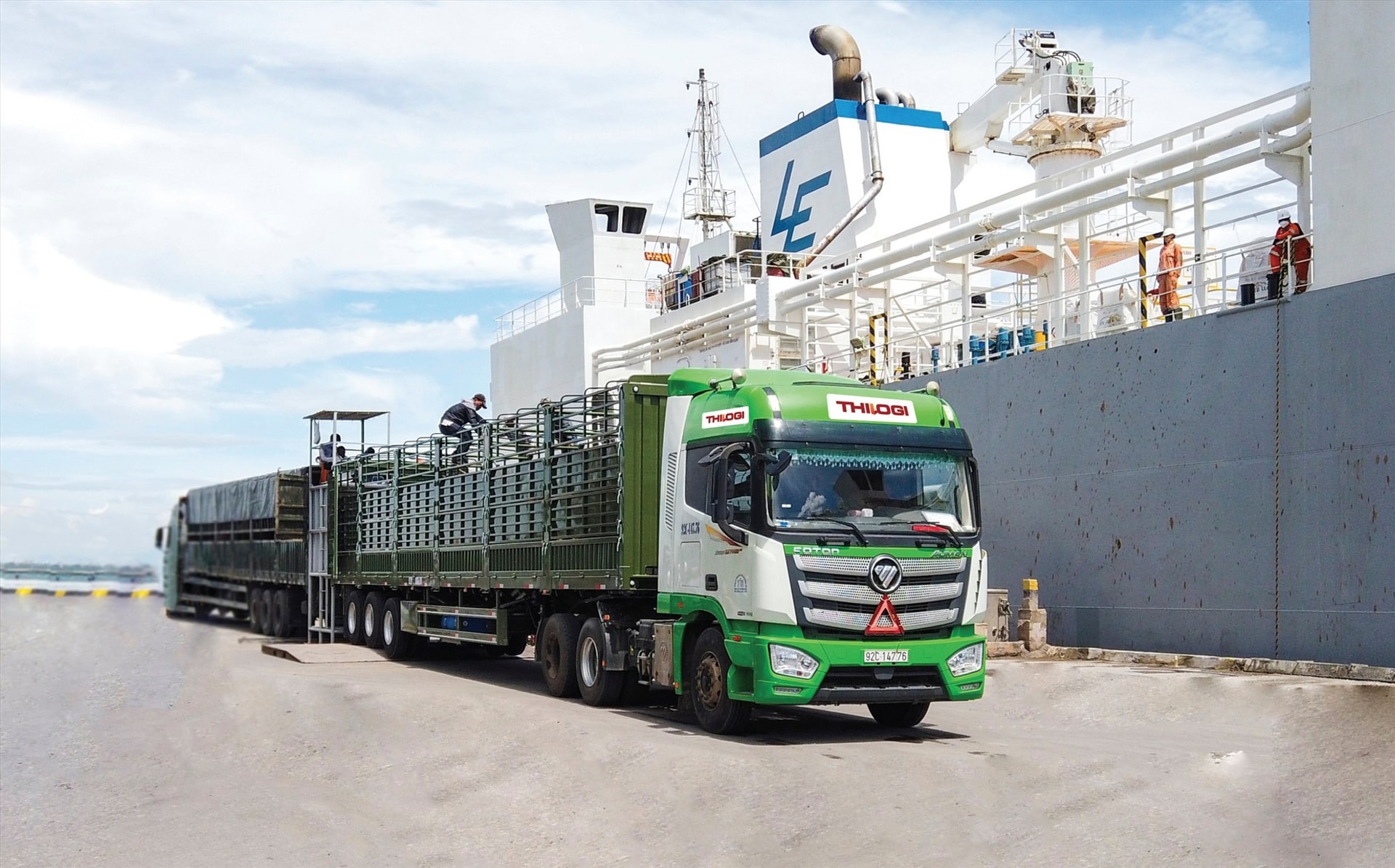 THILOGI moving cattle from a seaport to farms