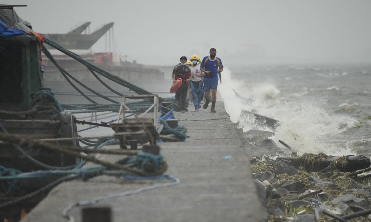 Bão Noru đổ bộ vào Philippines vào hôm qua 25.9. Ảnh: AP