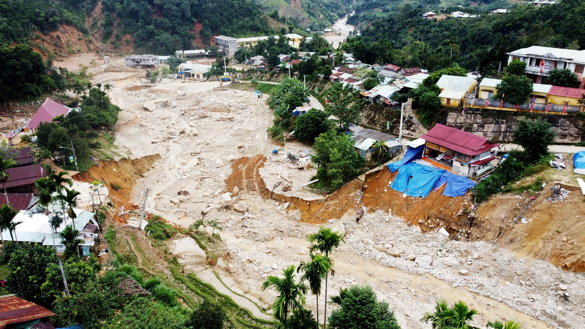 Lũ quét gây thiệt hại nặng ở xã Phước Thành (Phước Sơn) sau bão số 9 năm 2020. Ảnh: T.C