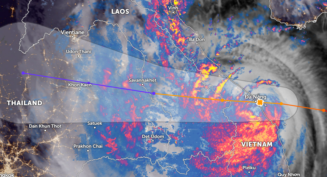 Ảnh vệ tinh trên Zoom Earth lúc 5h10 ngày 28.9 cho thấy vị trí, đường đi của bão số 4 NORU.