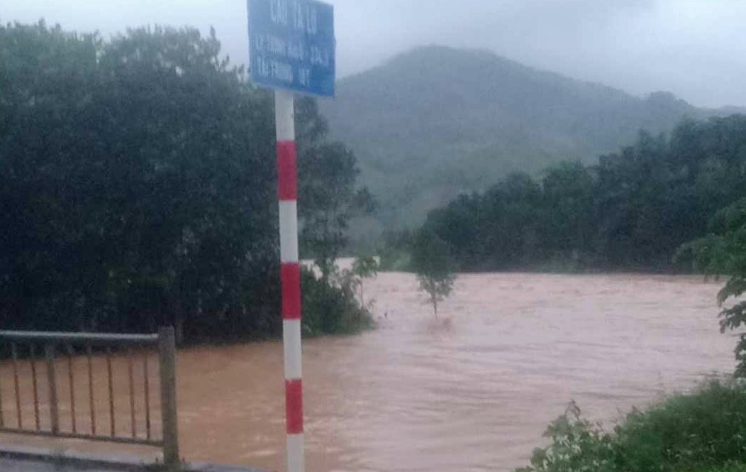Nước sông A Vương đang lên, nguy cơ gây ngập lụt