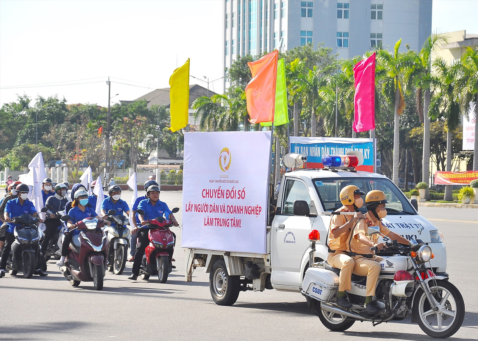 TP.Tam Kỳ tổ chức diễu hành, cổ động trực quan hưởng ứng Ngày CĐS quốc gia năm 2022. Ảnh: VINH ANH