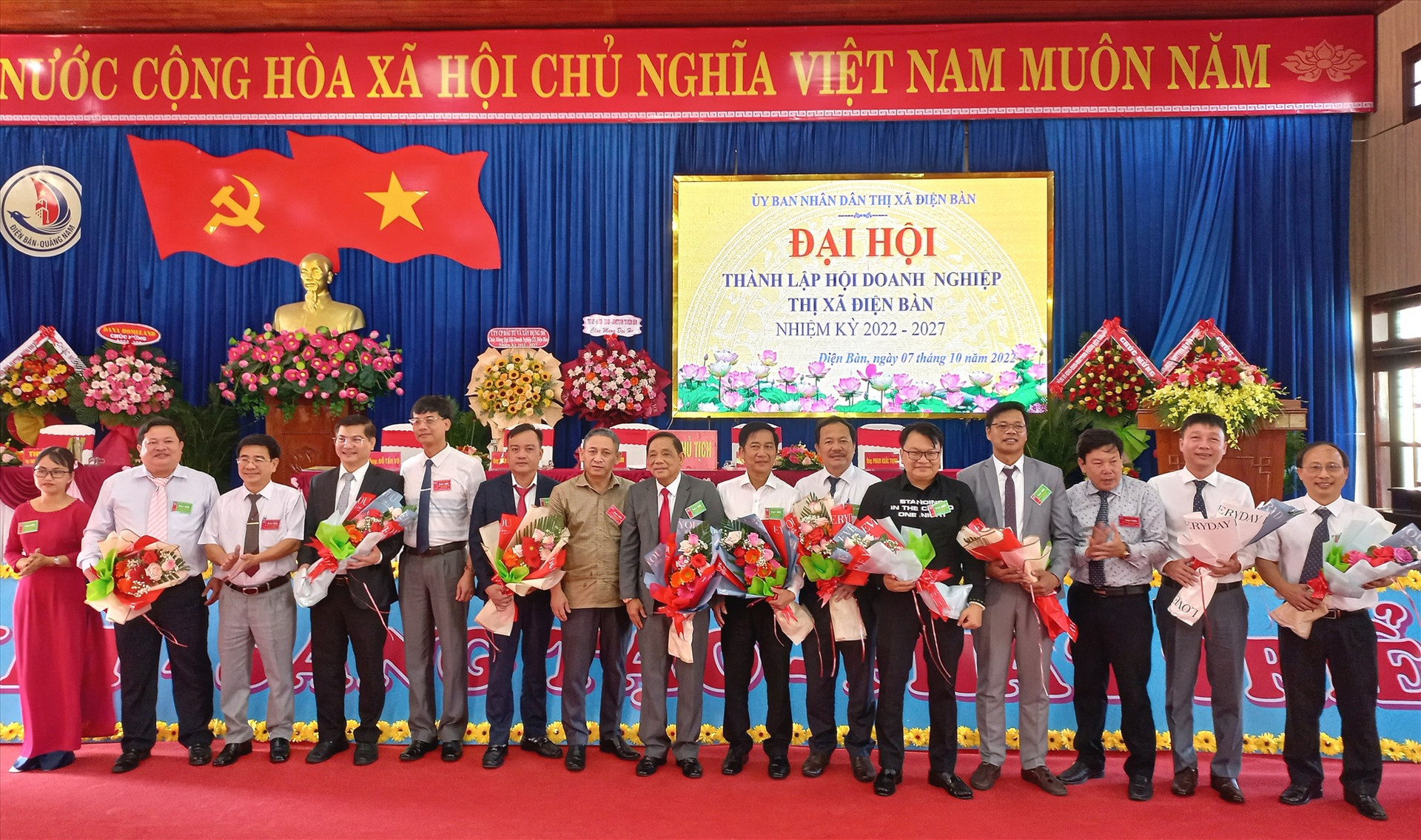 Ban Chấp hành Hội DN thị xã Điện Bàn ra mắt đại hội. Ảnh: CT