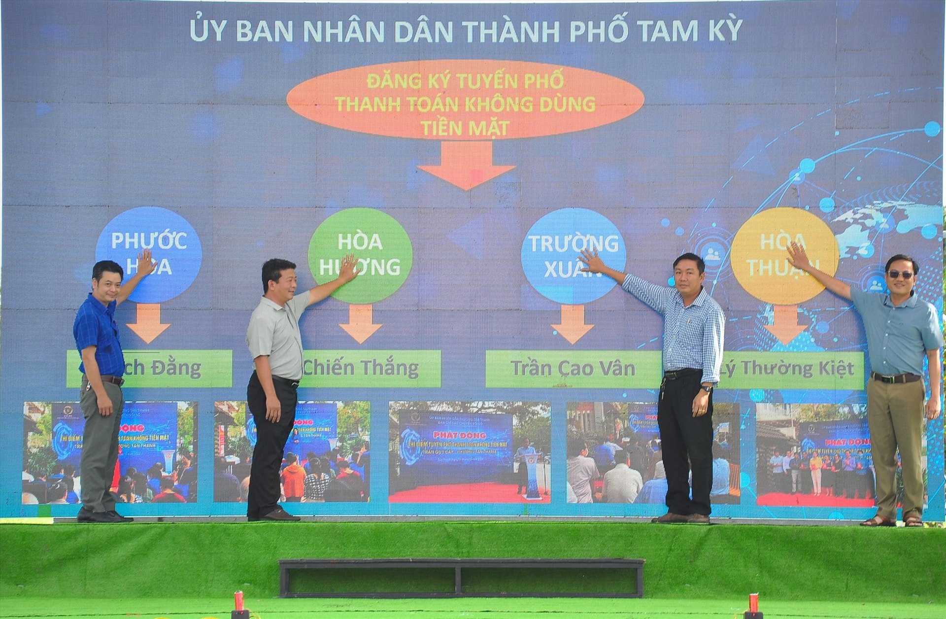 Some cashless streets have been rebuilt in Tam Ky city.