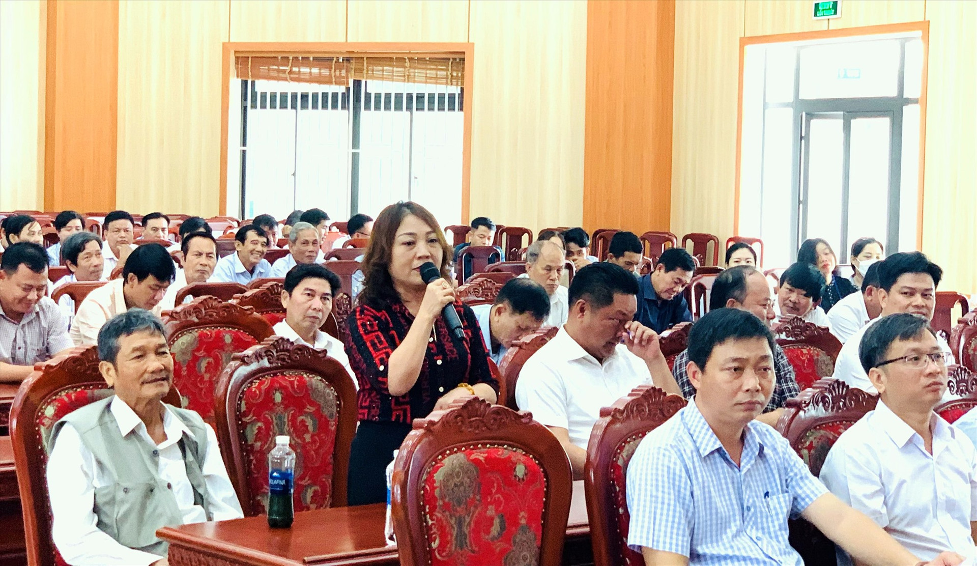 Bà Trần Thị Hiển - Giám đốc Công ty TNHH SX-TM-DV Đại Dương Kính mong muốn tiếp tục đầu tư hạ tầng giao thông. Ảnh: T.N