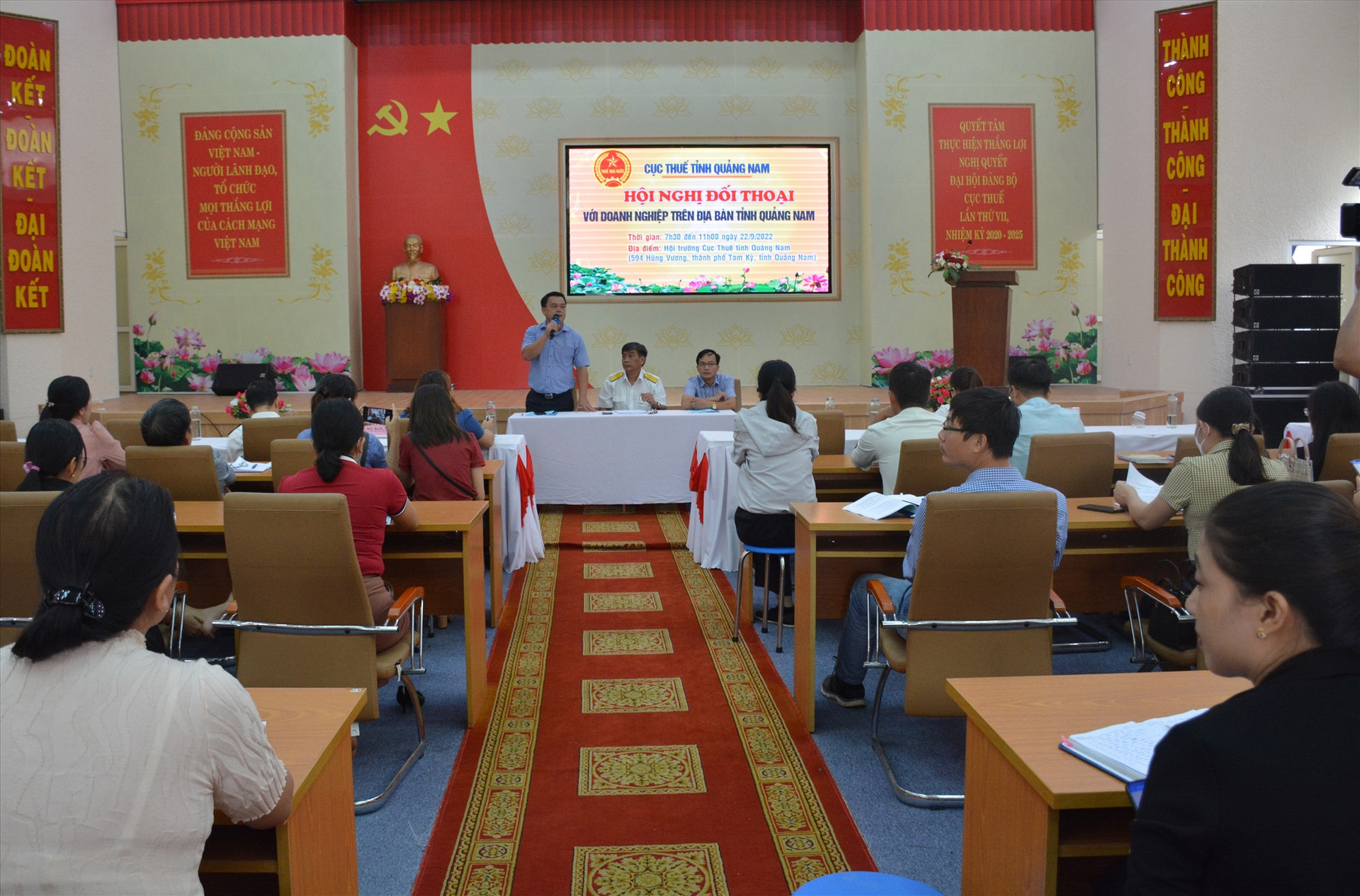 Cục Thuế tỉnh Quảng Nam tổ chức hội nghị đối thoại với doanh nghiệp trên địa bàn vào tháng 9/2022. Ảnh: V.D