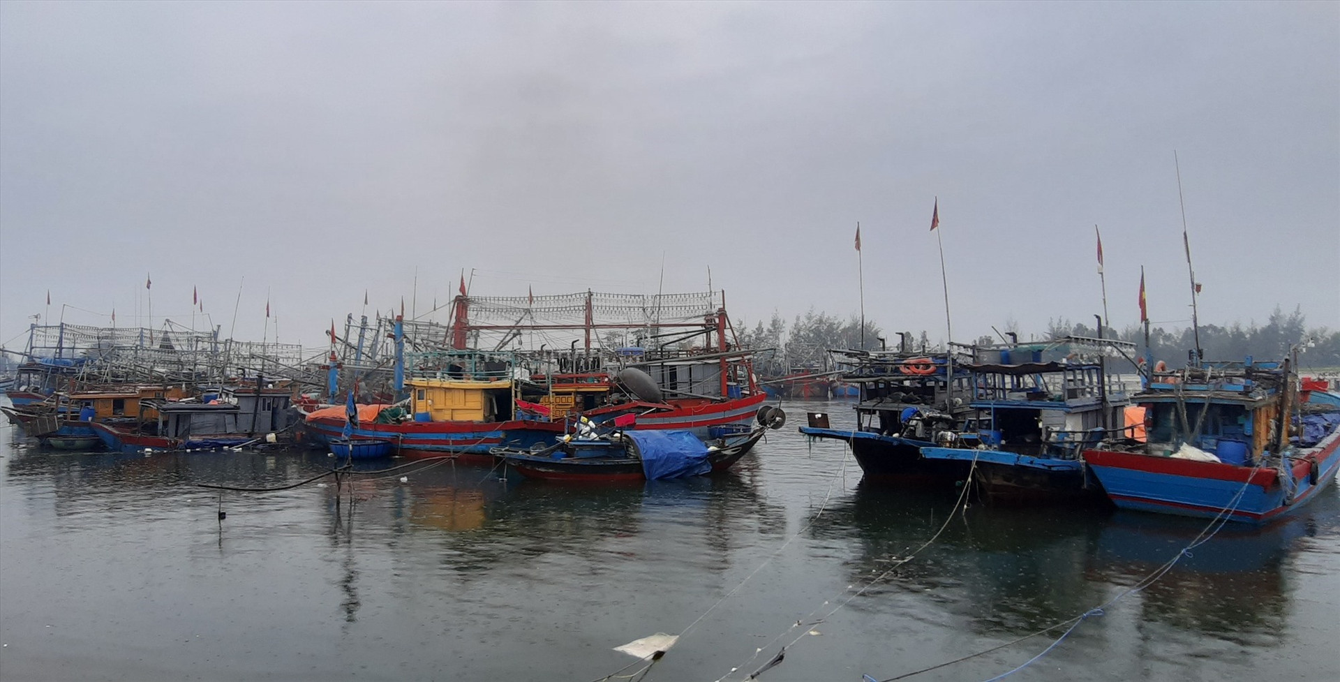 Quảng Nam hiện có 37 tàu cá hoạt động trên biển. Ảnh: CTV