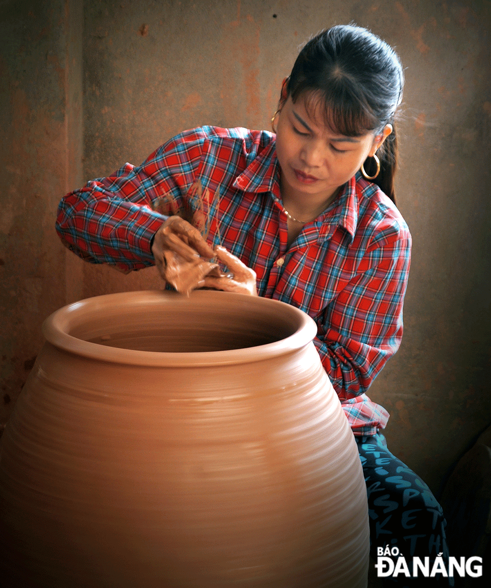  Luyện đất tạo hình.