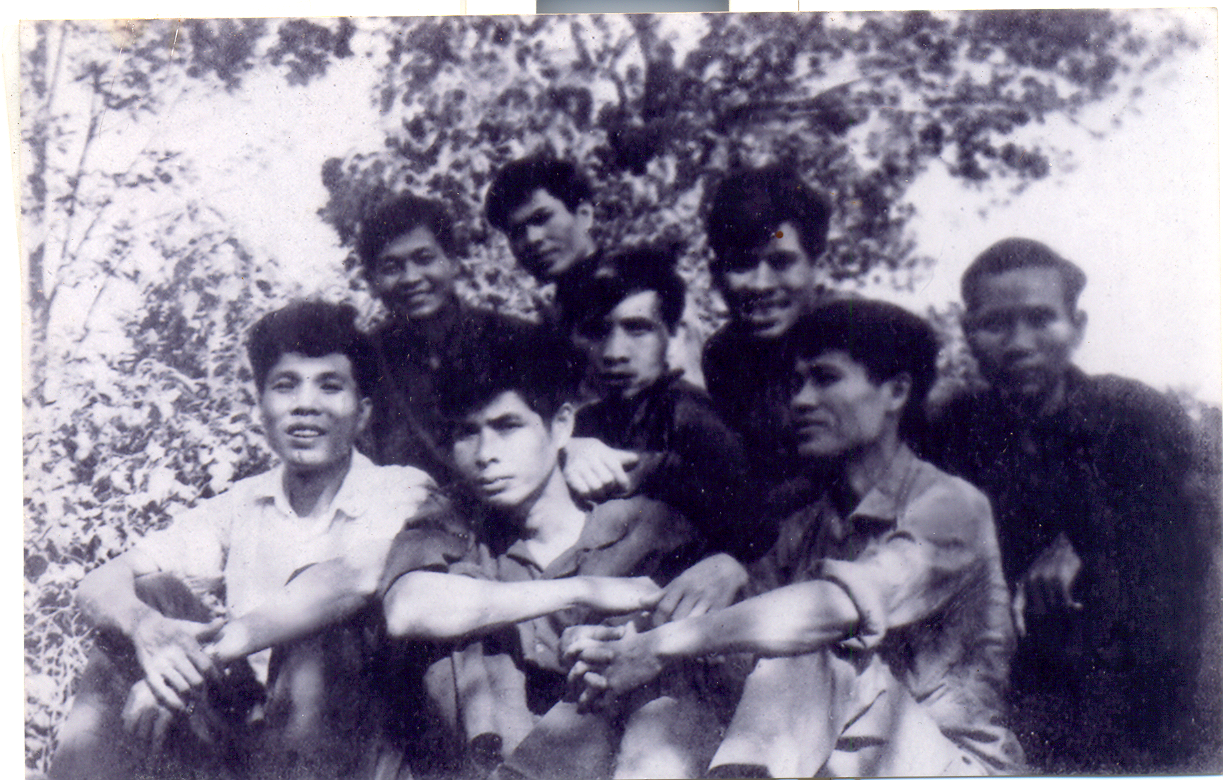 Cán bộ Ban Tuyên huấn Đặc khu ủy Quảng Đà tại căn cứ Hòn Tàu năm 1972 (Ảnh tư liệu)