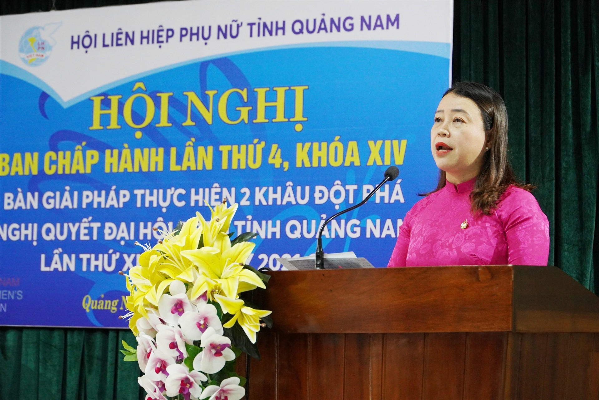 Chủ tịch Hội LHPN tỉnh Đặng Thị Lệ Thủy phát biểu tại hội nghị. Ảnh: H.Q