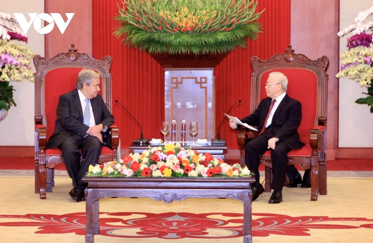 Party General Secretary Nguyen Phu Trong (R) receives UN Secretary General António Guterres in Hanoi on October 21.