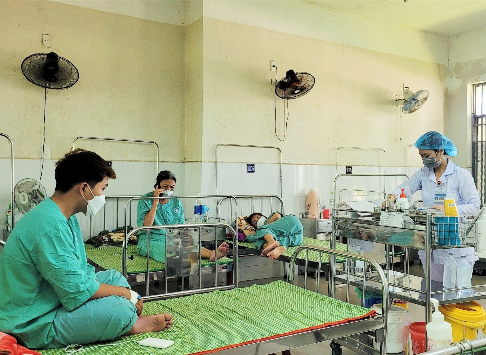 Số ca mắc SXH nhập viện điều trị ở Quảng Nam đang tăng cao. Ảnh: X.H