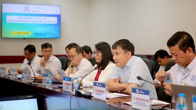 Lãnh đạo Bệnh viện Trung ương Huế ấn tượng với những gì “trợ lý AI” DrAid™ của VinBrain mang lại.
